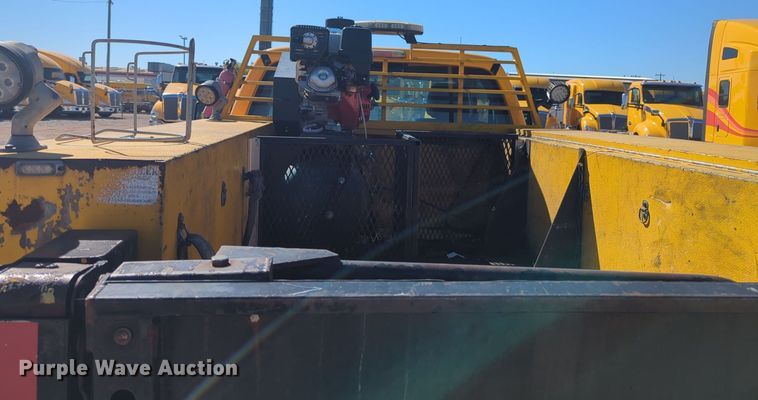 image for item EQ2230 2015 Ford F350 Super Duty utility bed pickup truck