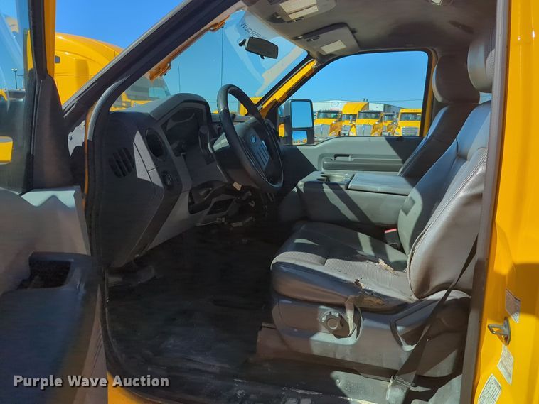 image for item EQ2230 2015 Ford F350 Super Duty utility bed pickup truck