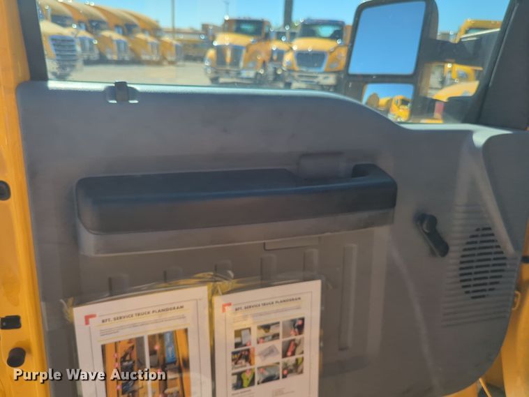 image for item EQ2230 2015 Ford F350 Super Duty utility bed pickup truck