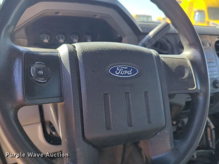 image for item EQ2230 2015 Ford F350 Super Duty utility bed pickup truck