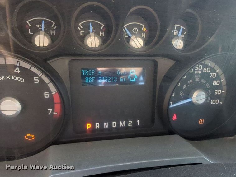 image for item EQ2230 2015 Ford F350 Super Duty utility bed pickup truck