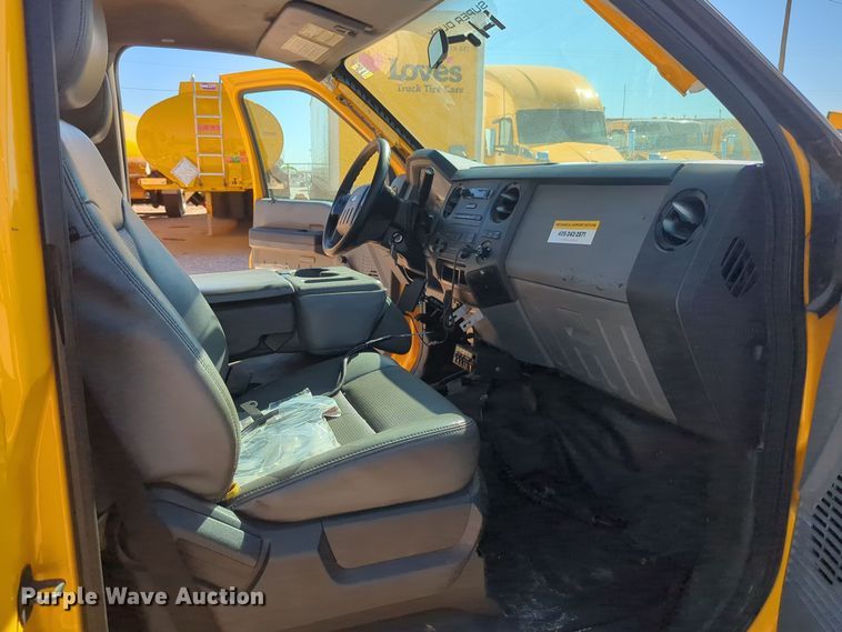 image for item EQ2230 2015 Ford F350 Super Duty utility bed pickup truck