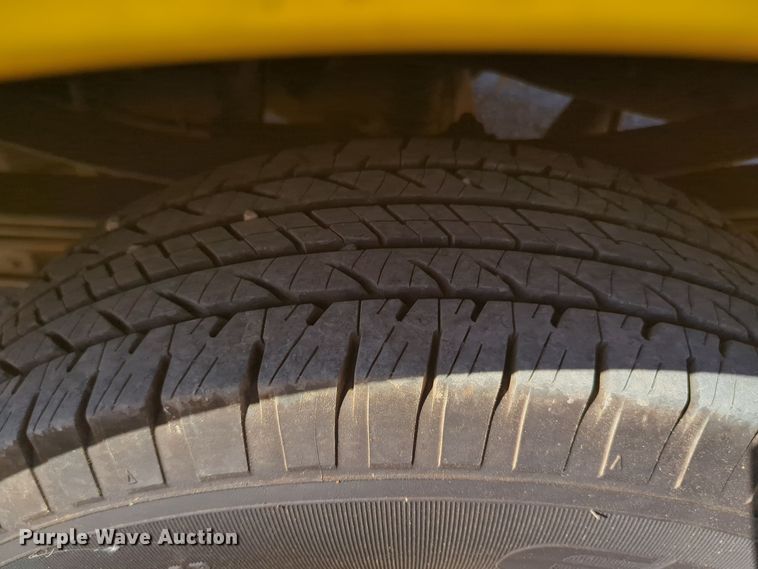 image for item EQ2230 2015 Ford F350 Super Duty utility bed pickup truck