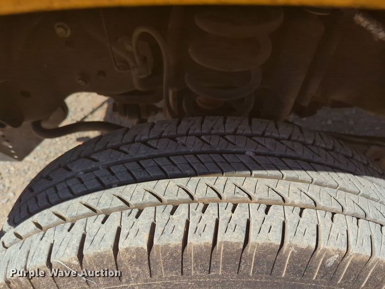 image for item EQ2230 2015 Ford F350 Super Duty utility bed pickup truck