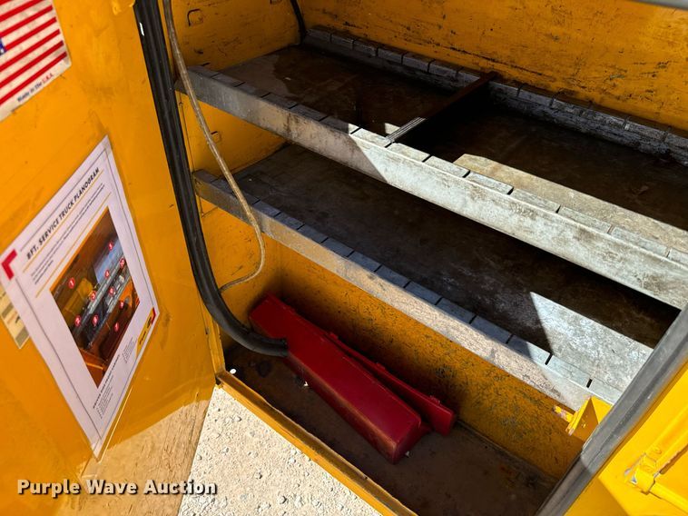 image for item EQ2233 2015 Ford F350 Super Duty utility bed pickup truck