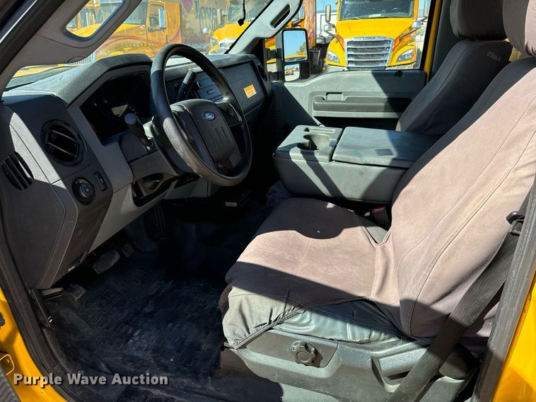 image for item EQ2233 2015 Ford F350 Super Duty utility bed pickup truck