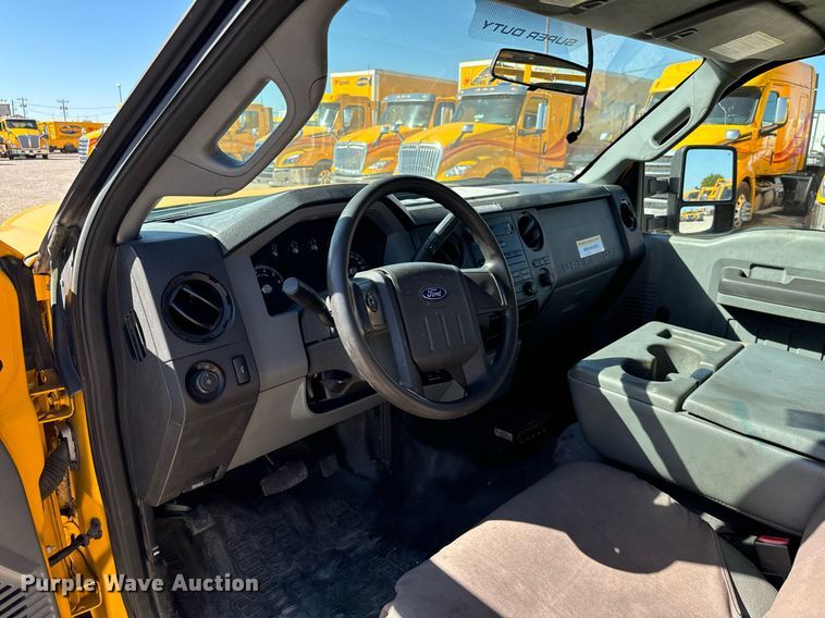 image for item EQ2233 2015 Ford F350 Super Duty utility bed pickup truck