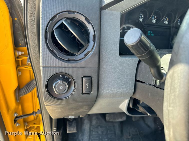 image for item EQ2233 2015 Ford F350 Super Duty utility bed pickup truck