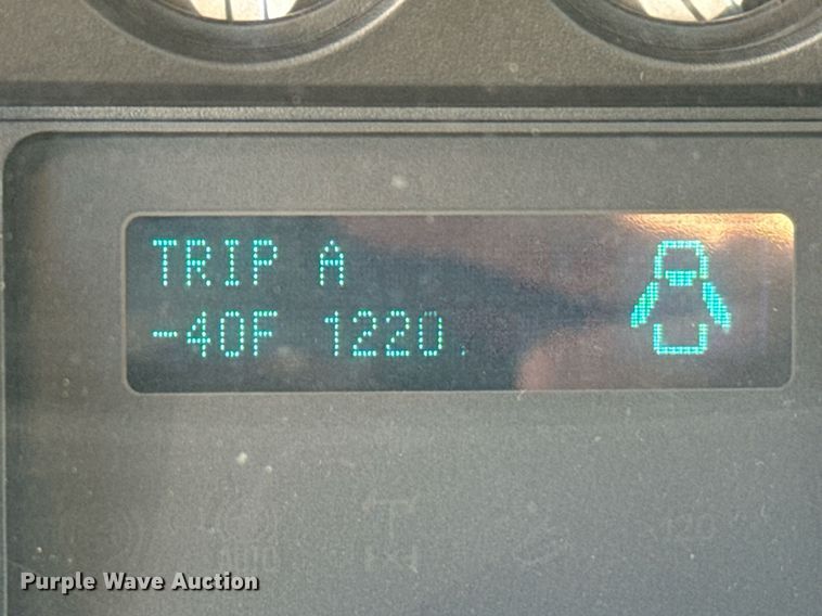 image for item EQ2233 2015 Ford F350 Super Duty utility bed pickup truck