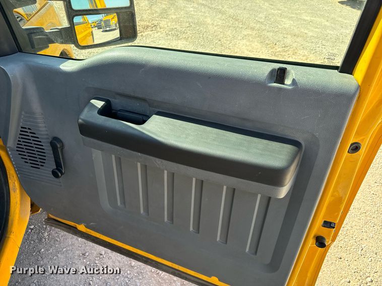 image for item EQ2233 2015 Ford F350 Super Duty utility bed pickup truck