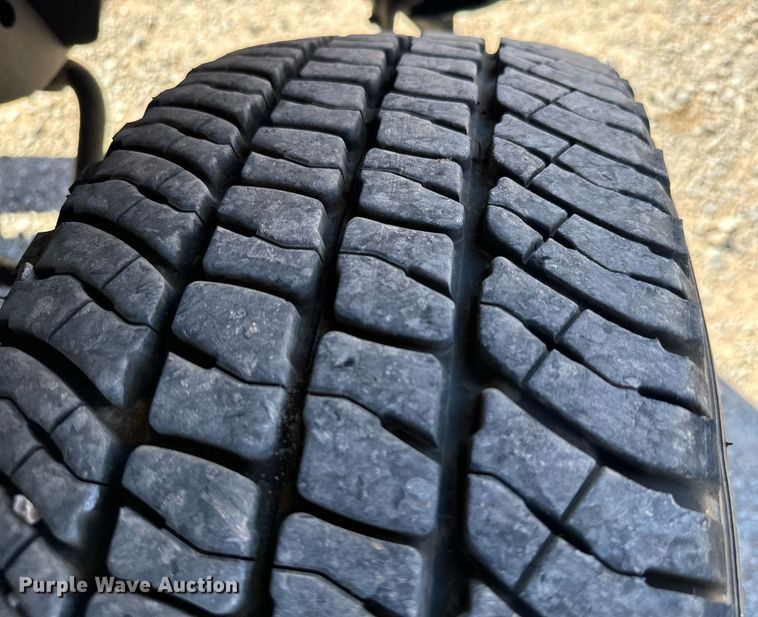 image for item EQ2233 2015 Ford F350 Super Duty utility bed pickup truck