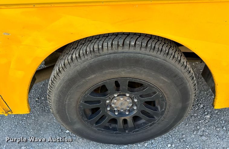 image for item EQ2233 2015 Ford F350 Super Duty utility bed pickup truck