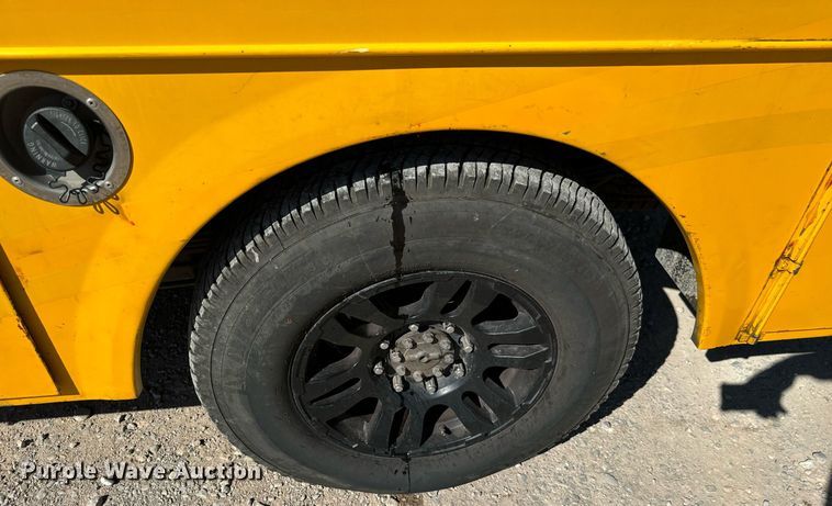 image for item EQ2233 2015 Ford F350 Super Duty utility bed pickup truck