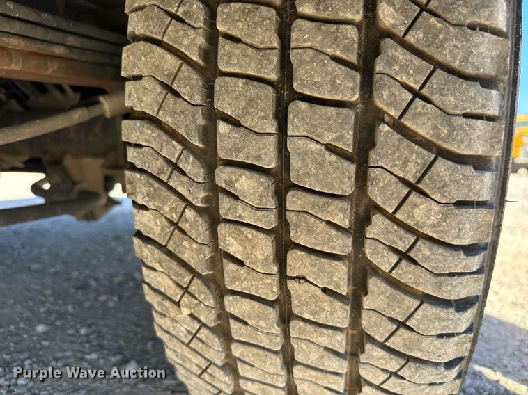 image for item EQ2233 2015 Ford F350 Super Duty utility bed pickup truck