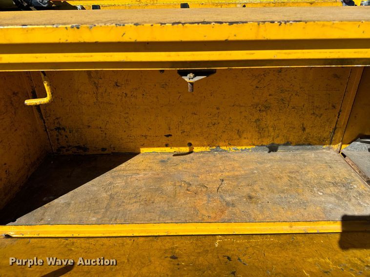 image for item EQ2234 2015 Ford F350 Super Duty utility bed pickup truck