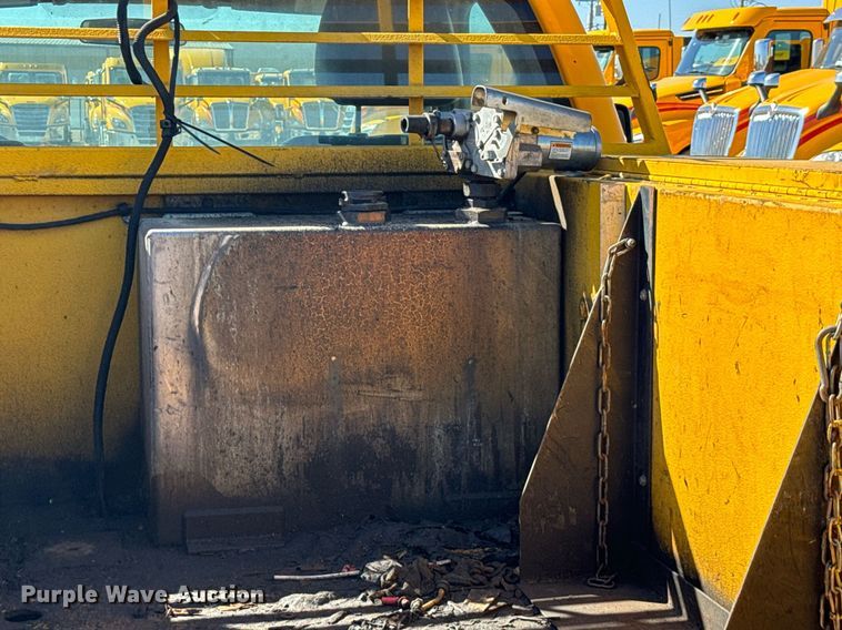 image for item EQ2234 2015 Ford F350 Super Duty utility bed pickup truck