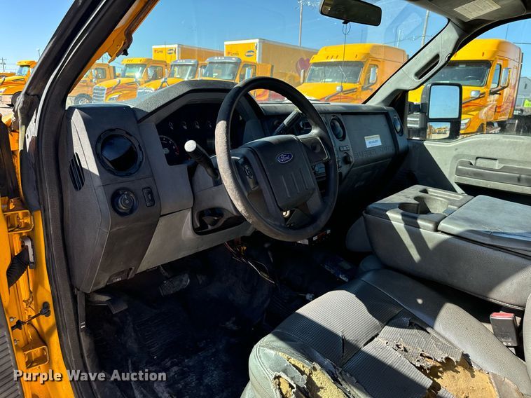 image for item EQ2234 2015 Ford F350 Super Duty utility bed pickup truck