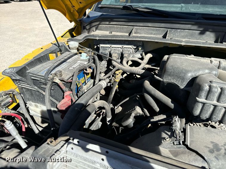 image for item EQ2234 2015 Ford F350 Super Duty utility bed pickup truck