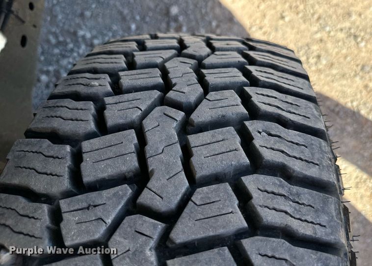 image for item EQ2234 2015 Ford F350 Super Duty utility bed pickup truck