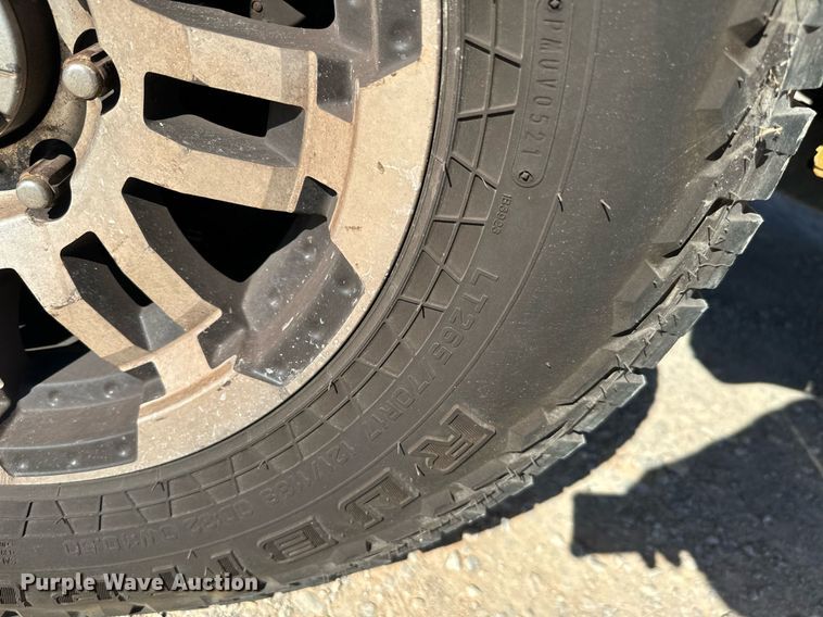 image for item EQ2234 2015 Ford F350 Super Duty utility bed pickup truck