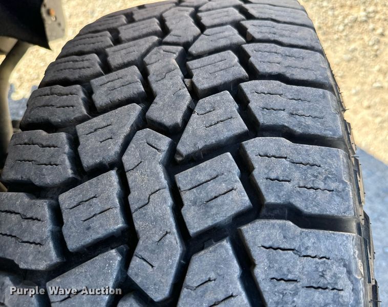 image for item EQ2234 2015 Ford F350 Super Duty utility bed pickup truck