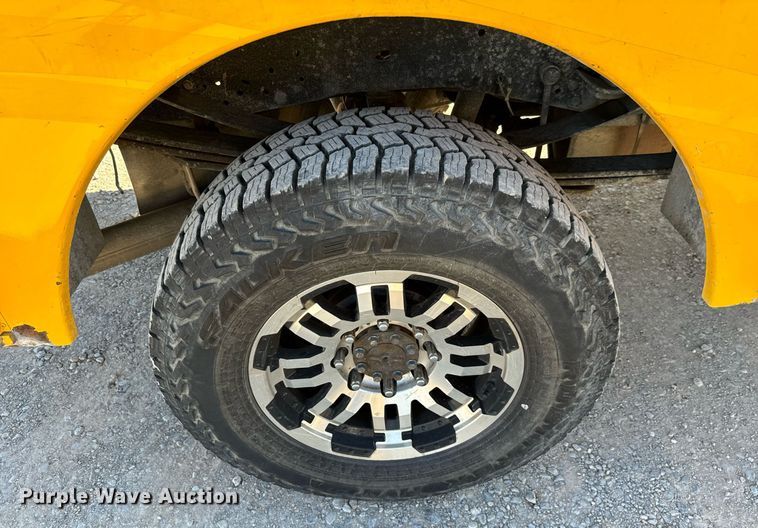 image for item EQ2234 2015 Ford F350 Super Duty utility bed pickup truck