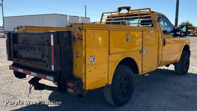 image for item EQ2236 2015 Ford F350 Super Duty utility bed pickup truck