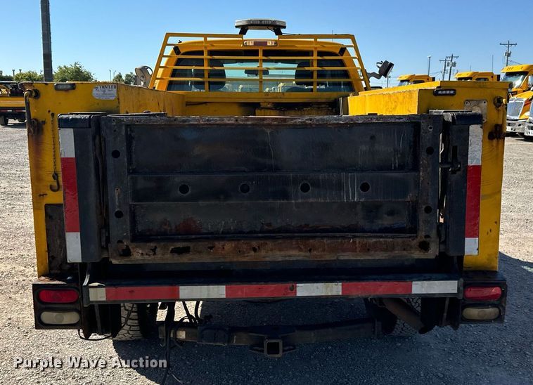 image for item EQ2236 2015 Ford F350 Super Duty utility bed pickup truck