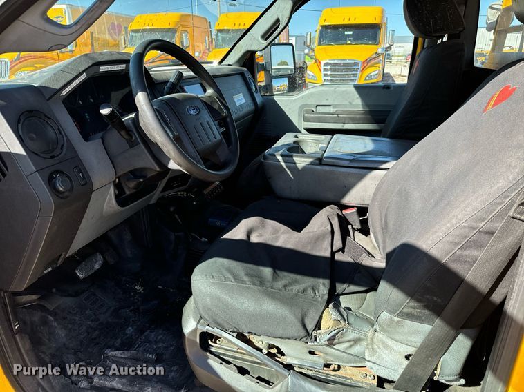 image for item EQ2236 2015 Ford F350 Super Duty utility bed pickup truck