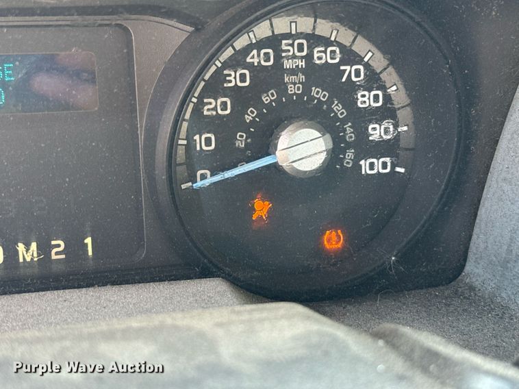 image for item EQ2236 2015 Ford F350 Super Duty utility bed pickup truck