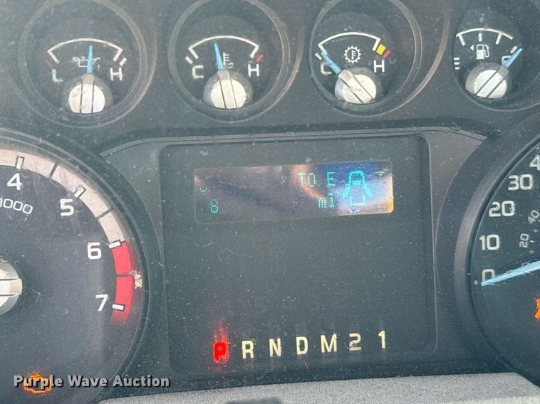 image for item EQ2236 2015 Ford F350 Super Duty utility bed pickup truck