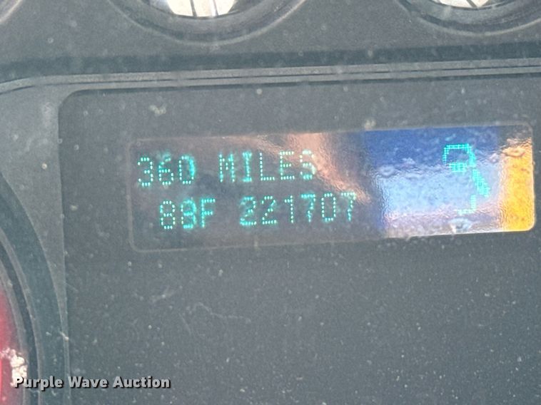 image for item EQ2236 2015 Ford F350 Super Duty utility bed pickup truck