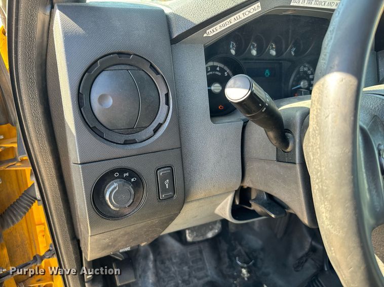 image for item EQ2236 2015 Ford F350 Super Duty utility bed pickup truck