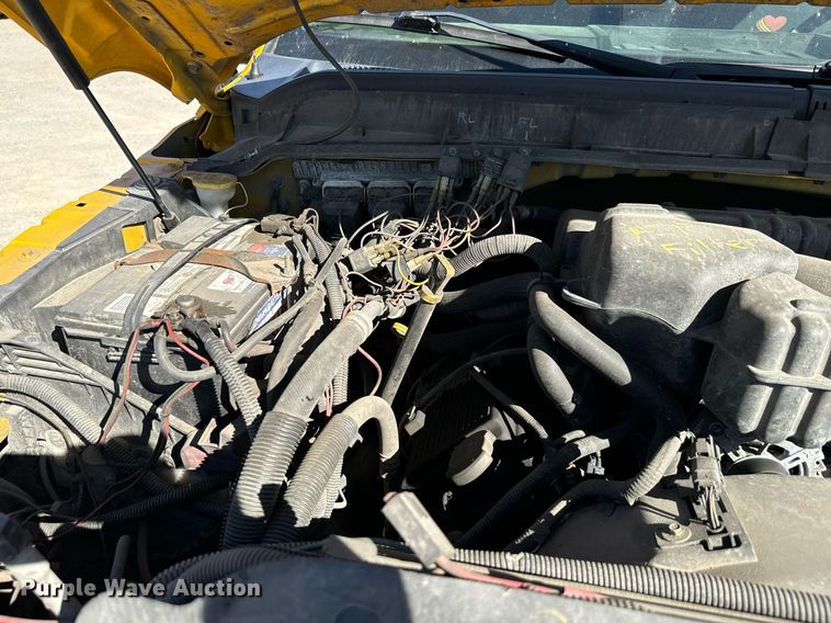 image for item EQ2236 2015 Ford F350 Super Duty utility bed pickup truck