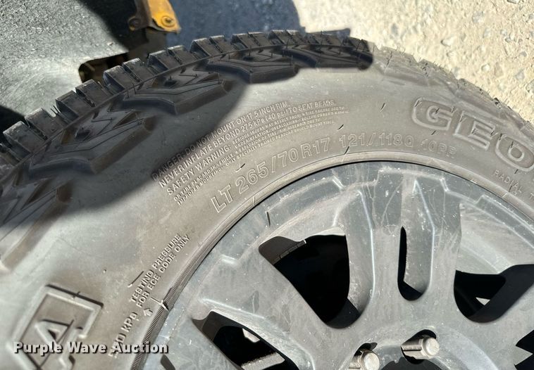 image for item EQ2236 2015 Ford F350 Super Duty utility bed pickup truck