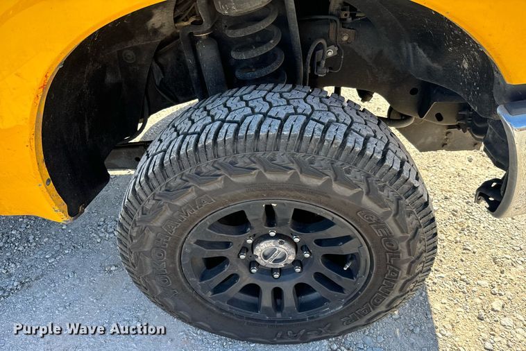 image for item EQ2236 2015 Ford F350 Super Duty utility bed pickup truck