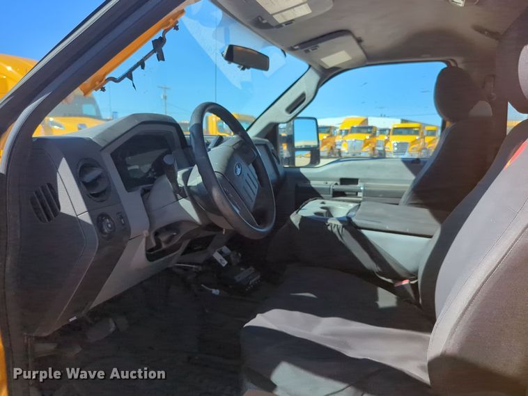 image for item EQ2238 2015 Ford F350 Super Duty utility bed pickup truck