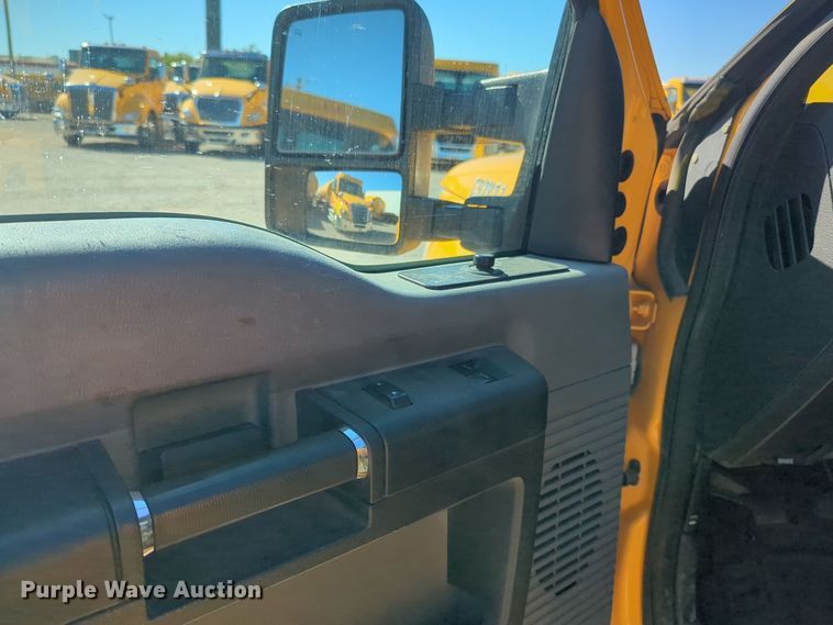 image for item EQ2238 2015 Ford F350 Super Duty utility bed pickup truck