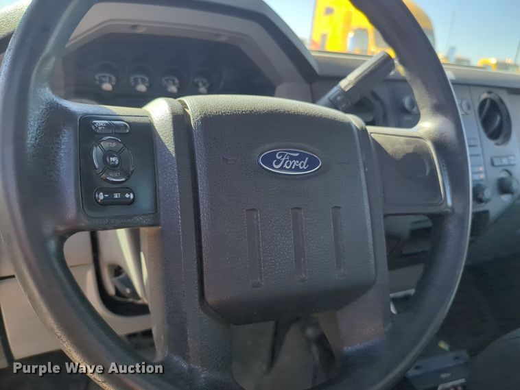 image for item EQ2238 2015 Ford F350 Super Duty utility bed pickup truck