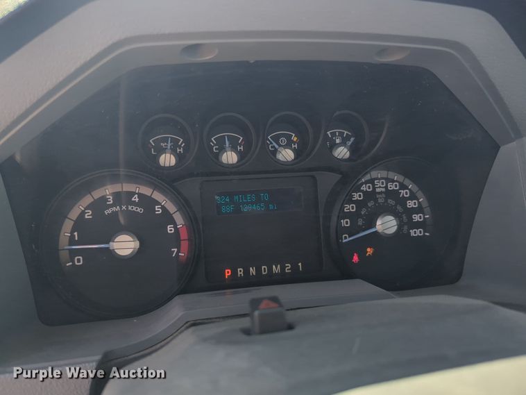 image for item EQ2238 2015 Ford F350 Super Duty utility bed pickup truck