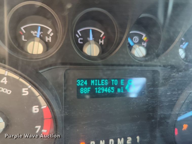 image for item EQ2238 2015 Ford F350 Super Duty utility bed pickup truck