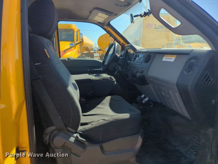 image for item EQ2238 2015 Ford F350 Super Duty utility bed pickup truck