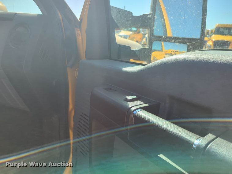 image for item EQ2238 2015 Ford F350 Super Duty utility bed pickup truck