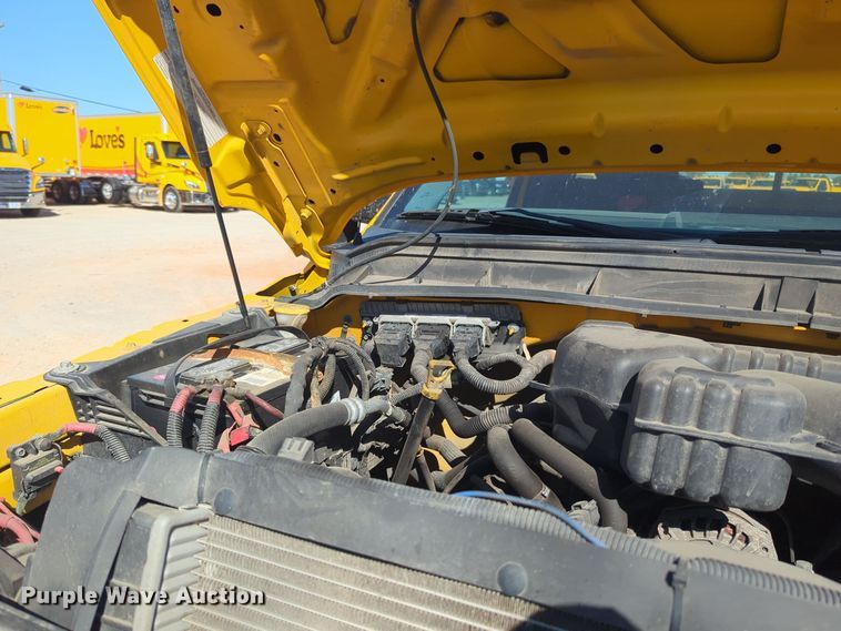 image for item EQ2238 2015 Ford F350 Super Duty utility bed pickup truck