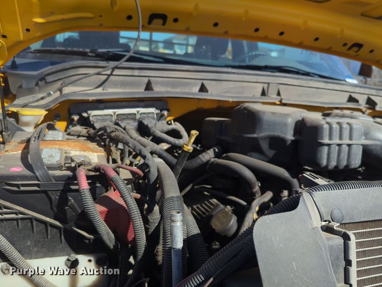 image for item EQ2238 2015 Ford F350 Super Duty utility bed pickup truck