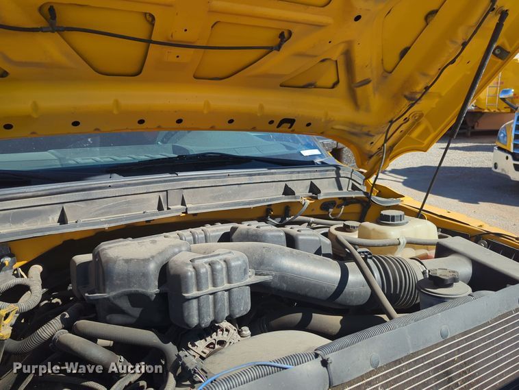 image for item EQ2238 2015 Ford F350 Super Duty utility bed pickup truck