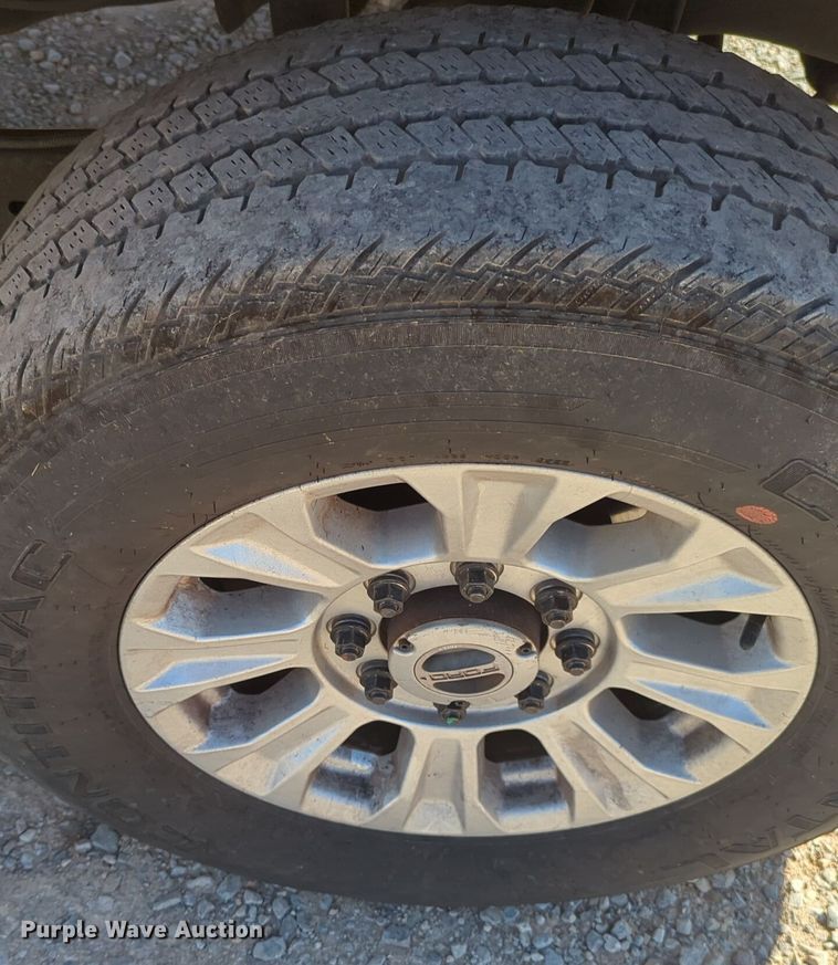 image for item EQ2238 2015 Ford F350 Super Duty utility bed pickup truck