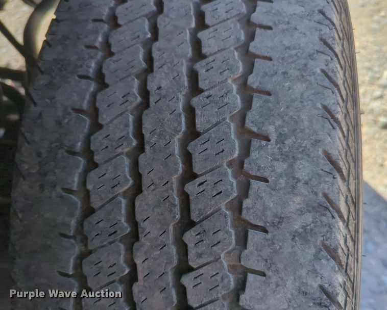 image for item EQ2238 2015 Ford F350 Super Duty utility bed pickup truck