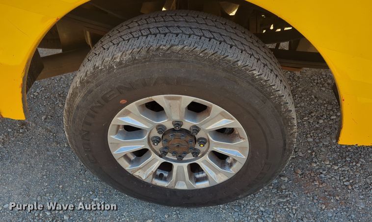 image for item EQ2238 2015 Ford F350 Super Duty utility bed pickup truck