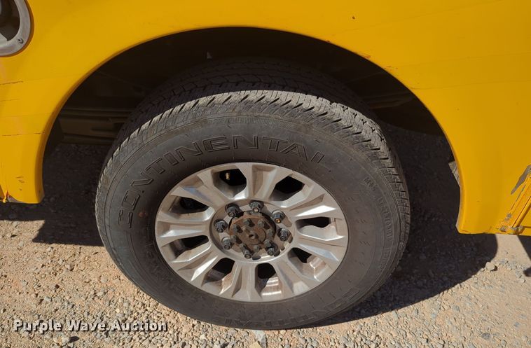 image for item EQ2238 2015 Ford F350 Super Duty utility bed pickup truck